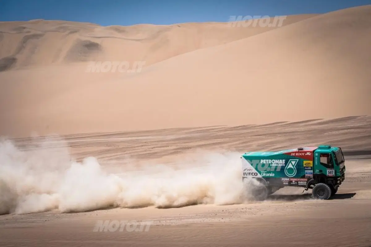 Dakar 2013, Tappa 4. Vincono Barreda (Husqvarna) e Al-Attiya (Red Bull Buggy) (45)