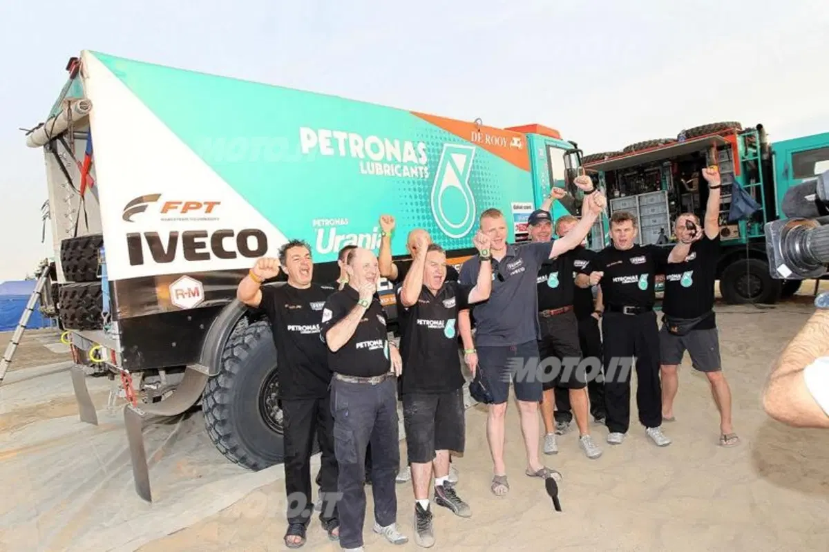Dakar 2013, Tappa 4. Vincono Barreda (Husqvarna) e Al-Attiya (Red Bull Buggy) (46)