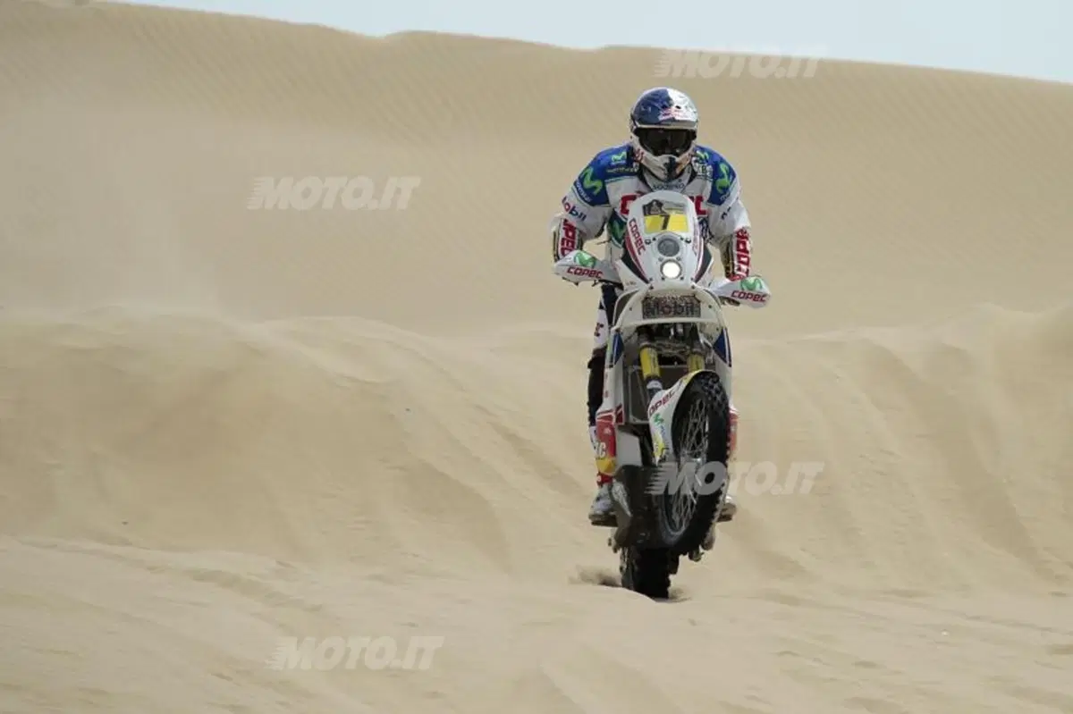 Dakar 2013, Tappa 4. Vincono Barreda (Husqvarna) e Al-Attiya (Red Bull Buggy) (51)