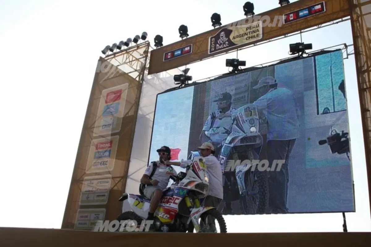 Dakar 2013, Tappa 4. Vincono Barreda (Husqvarna) e Al-Attiya (Red Bull Buggy) (53)