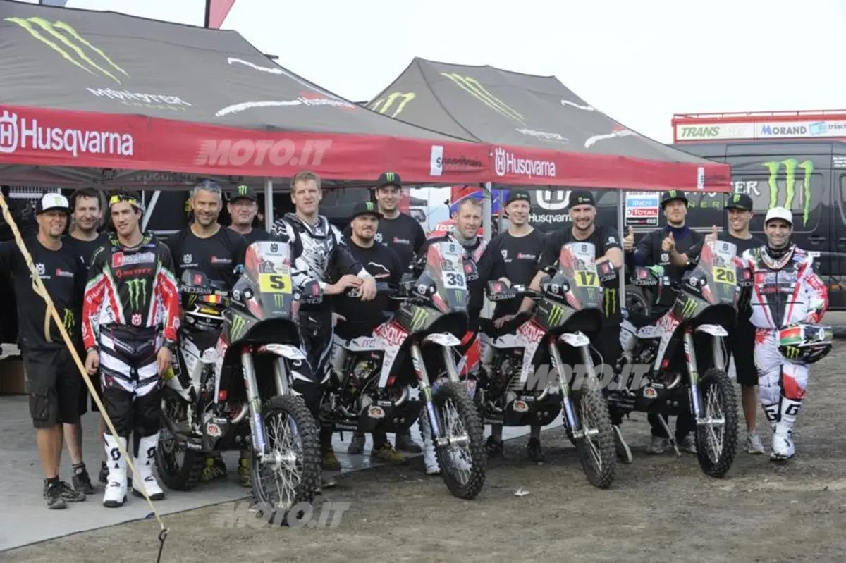 Dakar 2013, Tappa 4. Vincono Barreda (Husqvarna) e Al-Attiya (Red Bull Buggy) (66)