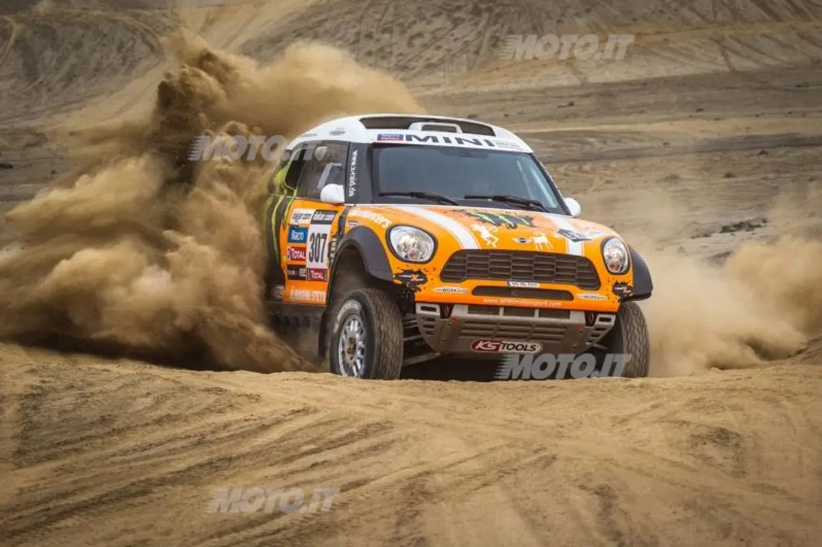 Dakar 2013, Tappa 4. Vincono Barreda (Husqvarna) e Al-Attiya (Red Bull Buggy) (67)