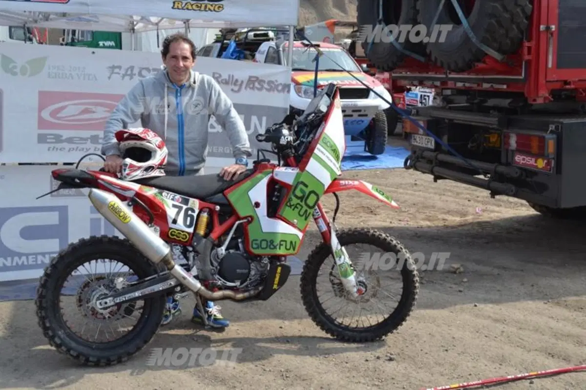 Dakar 2013, Tappa 4. Vincono Barreda (Husqvarna) e Al-Attiya (Red Bull Buggy) (73)