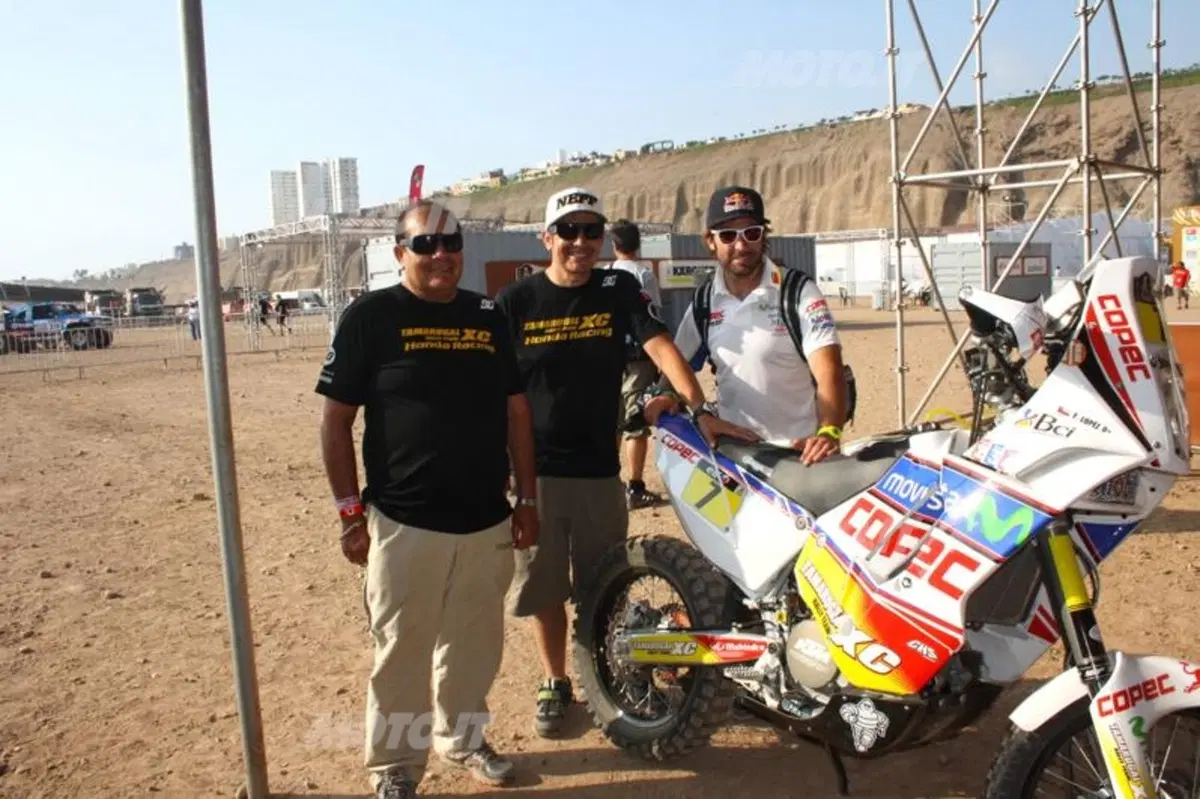 Dakar 2013, Tappa 4. Vincono Barreda (Husqvarna) e Al-Attiya (Red Bull Buggy) (75)