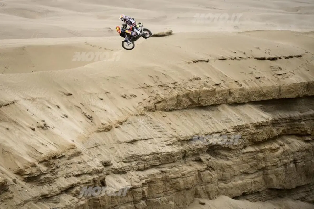 Dakar 2013, Tappa 4. Vincono Barreda (Husqvarna) e Al-Attiya (Red Bull Buggy) (82)