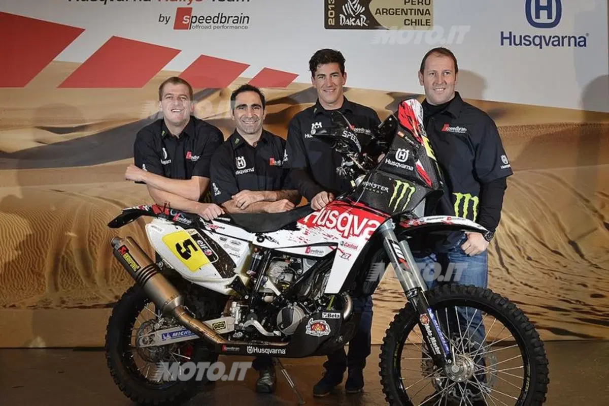 Dakar 2013, Tappa 4. Vincono Barreda (Husqvarna) e Al-Attiya (Red Bull Buggy) (91)