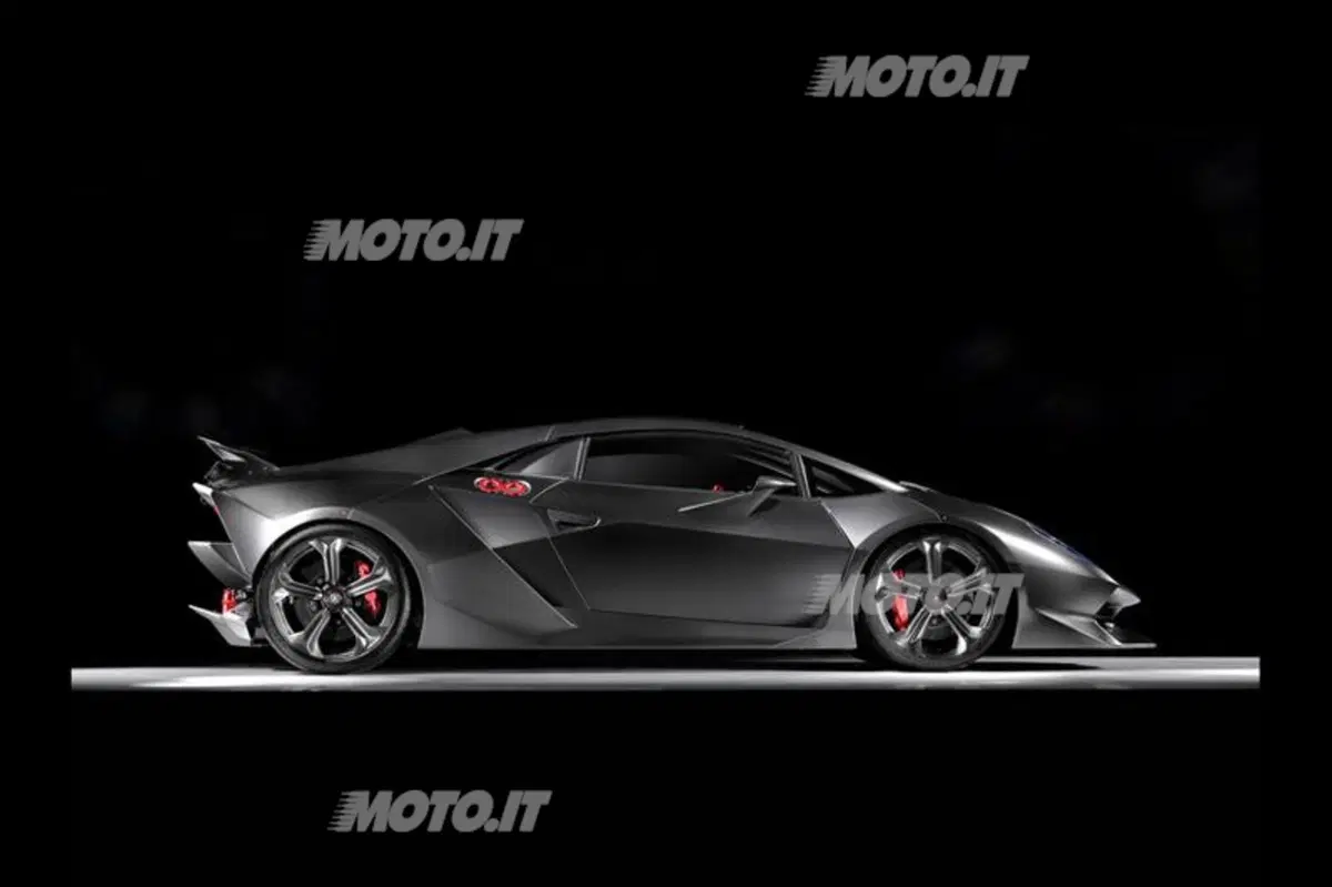 Lamborghini Sesto Elemento: quasi 2 milioni di euro per la sportiva italiana (9)