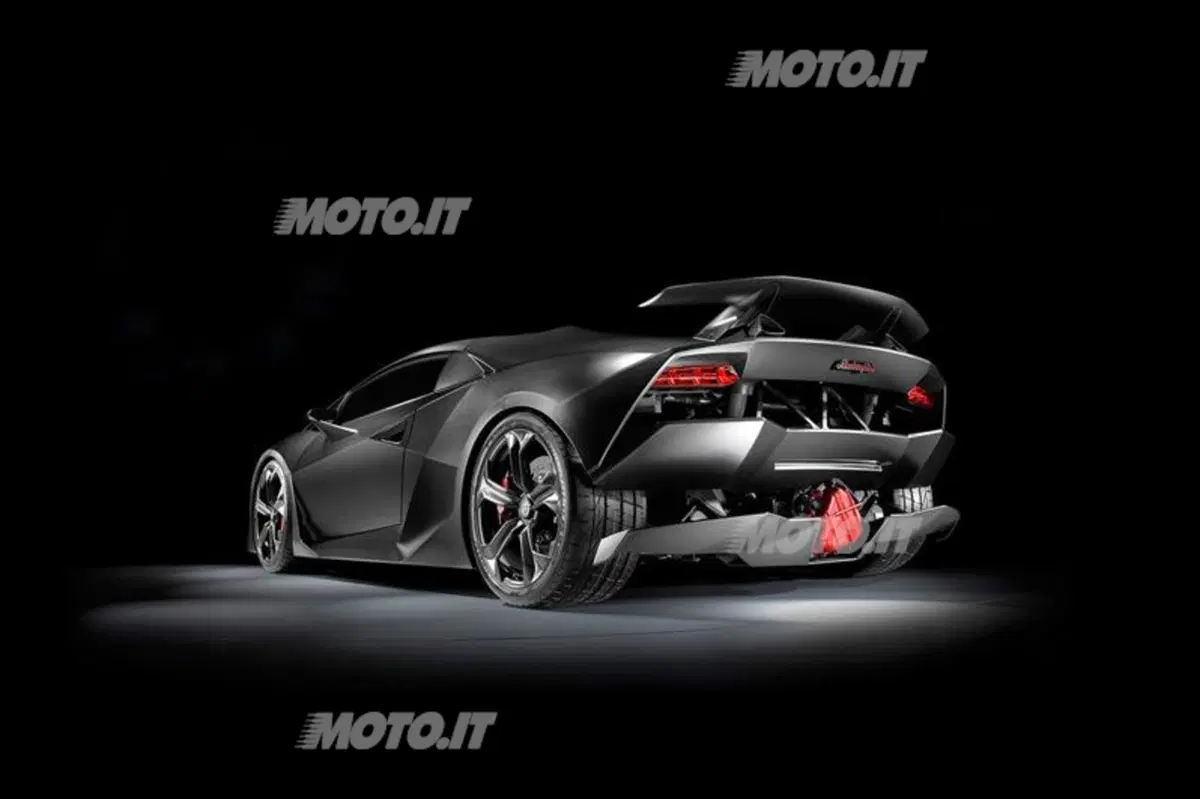 Lamborghini Sesto Elemento: quasi 2 milioni di euro per la sportiva italiana (10)