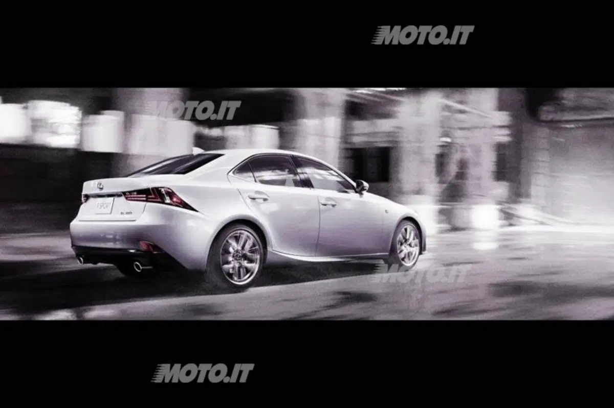 Nuova Lexus IS: le prime immagini ufficiali (2)