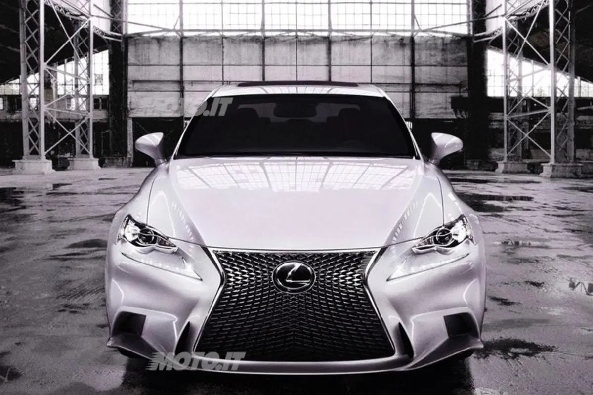 Nuova Lexus IS: le prime immagini ufficiali (8)