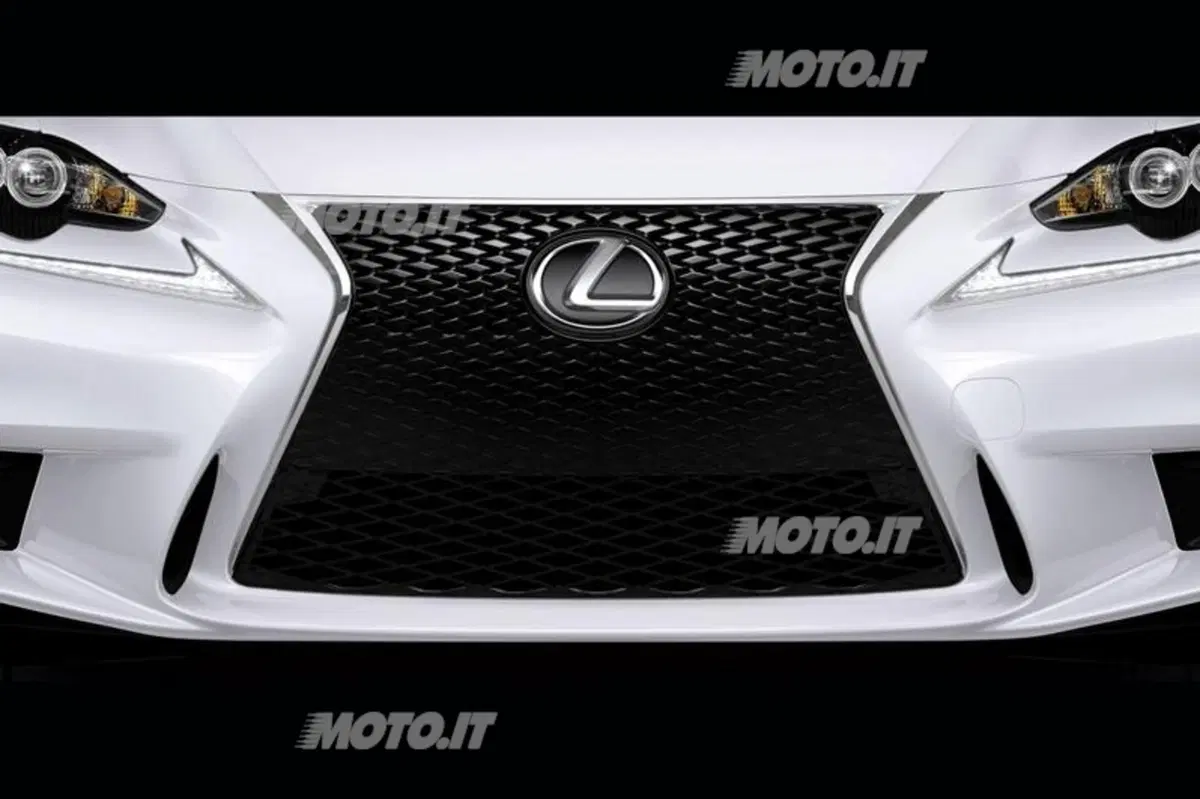 Nuova Lexus IS: le prime immagini ufficiali (9)