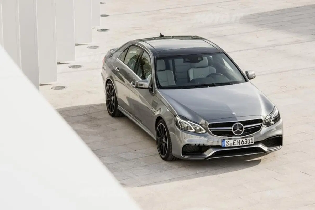 Mercedes-Benz Classe E 63 AMG restyling: arrivano il modello S e la 4Matic (7)