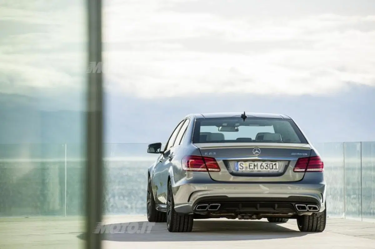 Mercedes-Benz Classe E 63 AMG restyling: arrivano il modello S e la 4Matic (11)