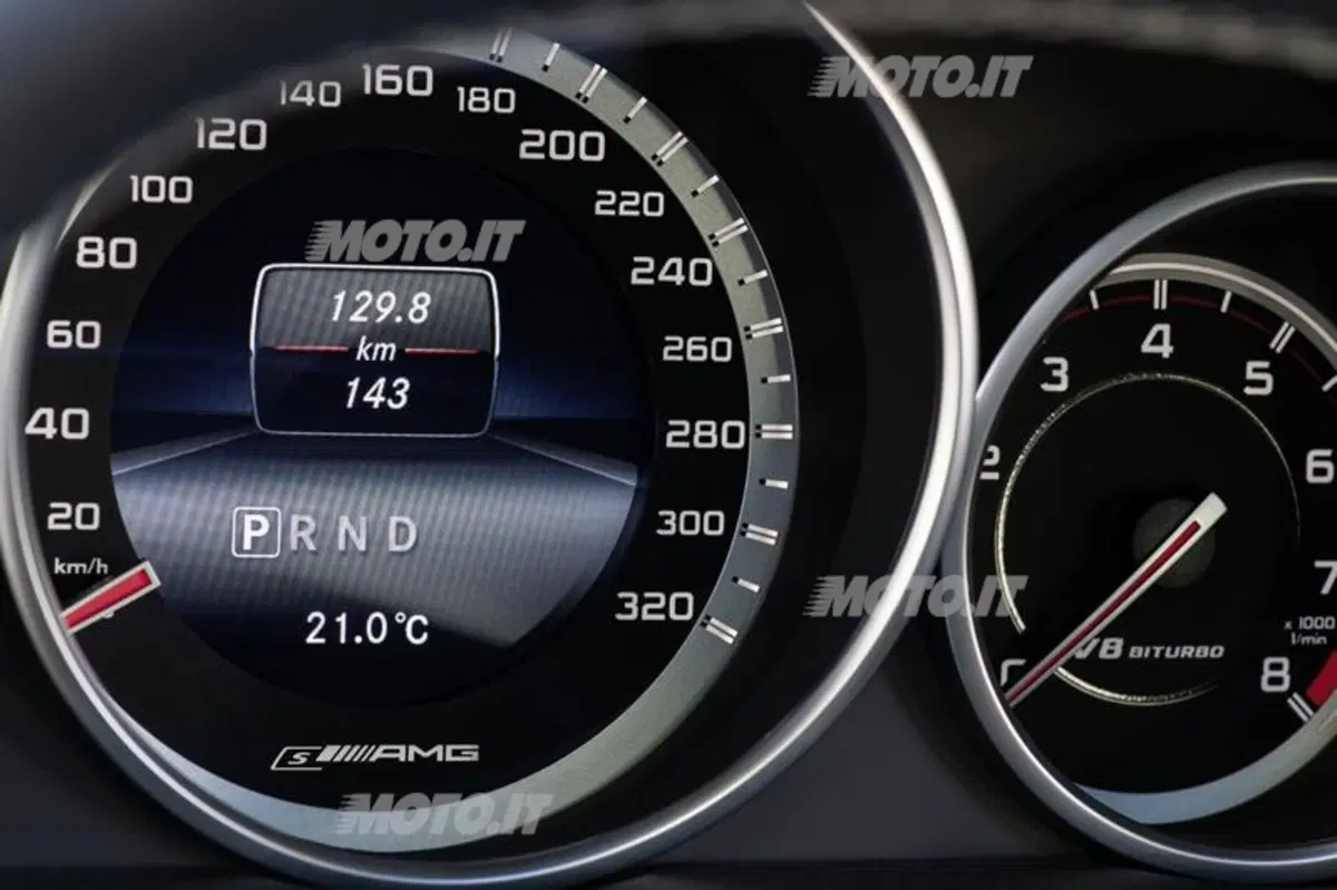 Mercedes-Benz Classe E 63 AMG restyling: arrivano il modello S e la 4Matic (13)