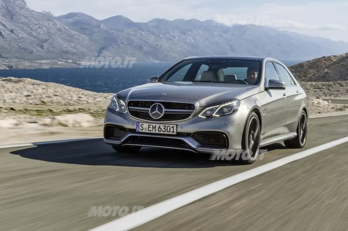 Mercedes-Benz Classe E 63 AMG restyling: arrivano il modello S e la 4Matic (16)