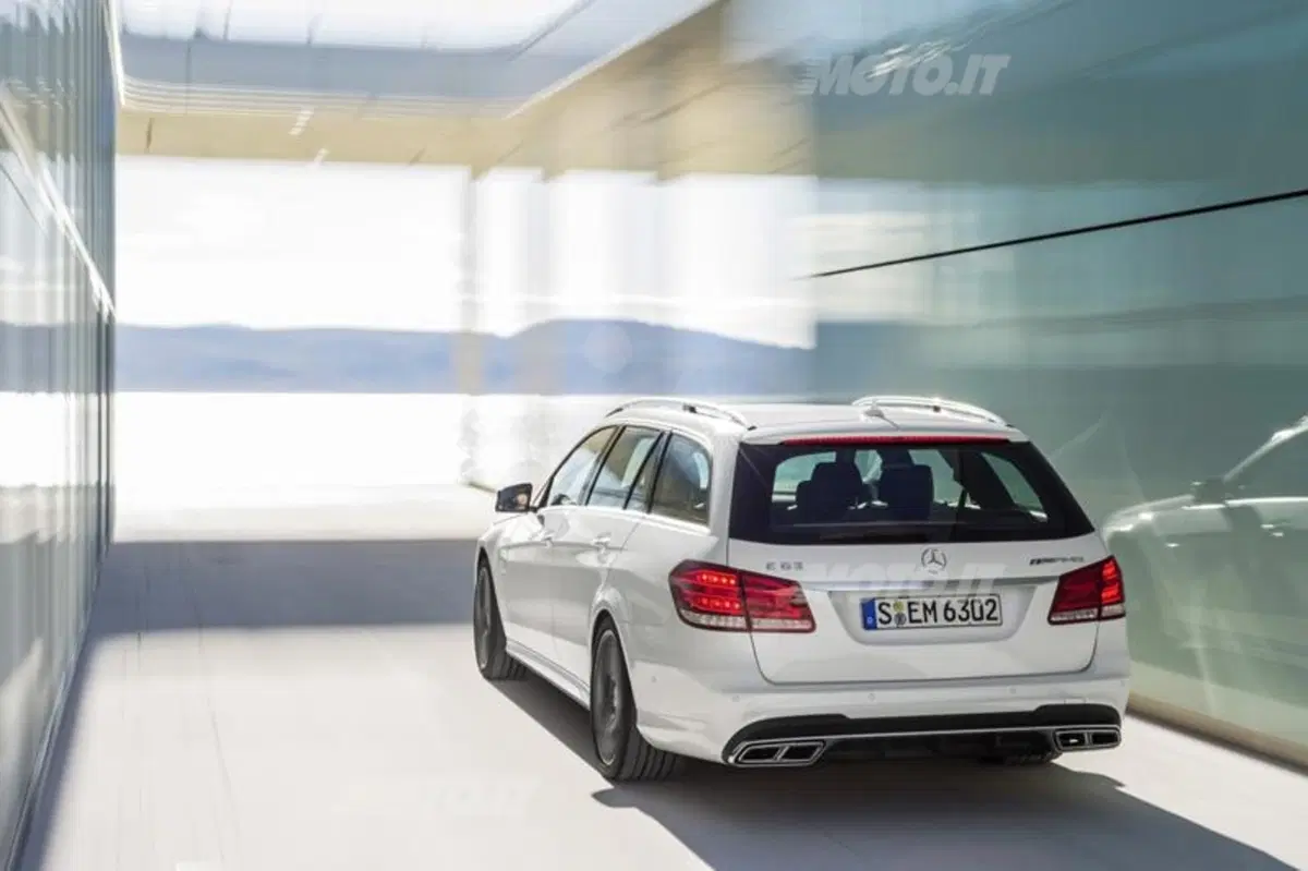 Mercedes-Benz Classe E 63 AMG restyling: arrivano il modello S e la 4Matic (24)