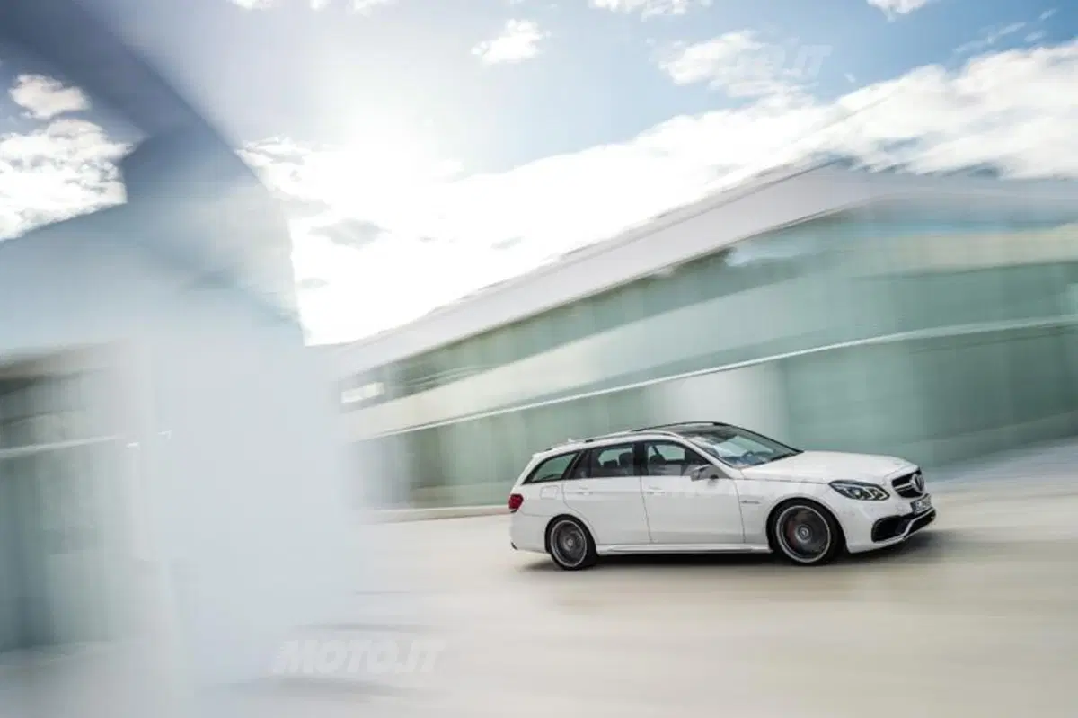 Mercedes-Benz Classe E 63 AMG restyling: arrivano il modello S e la 4Matic (26)