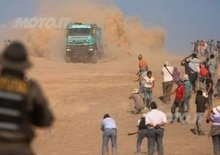 Dakar 2013. 5a tappa. Incidente mortale coinvolge un mezzo dell'assistenza. Italiani: out Viglio