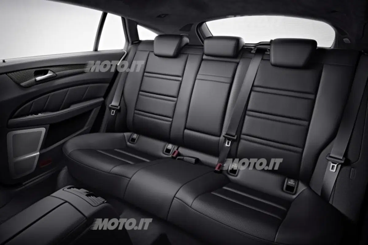 Mercedes-Benz CLS 63 AMG: motori più potenti e trazione integrale (12)
