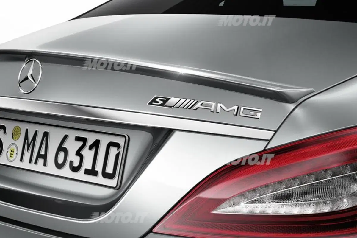 Mercedes-Benz CLS 63 AMG: motori più potenti e trazione integrale (14)