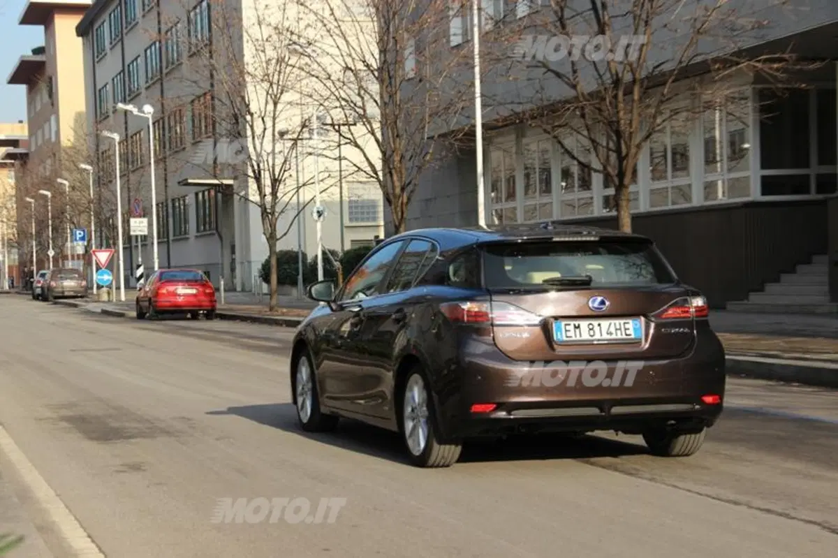 Lexus CT 200h (8)