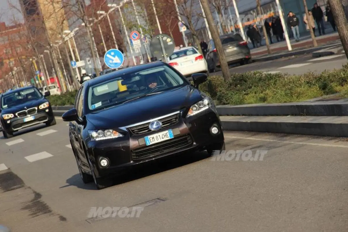 Lexus CT 200h (13)