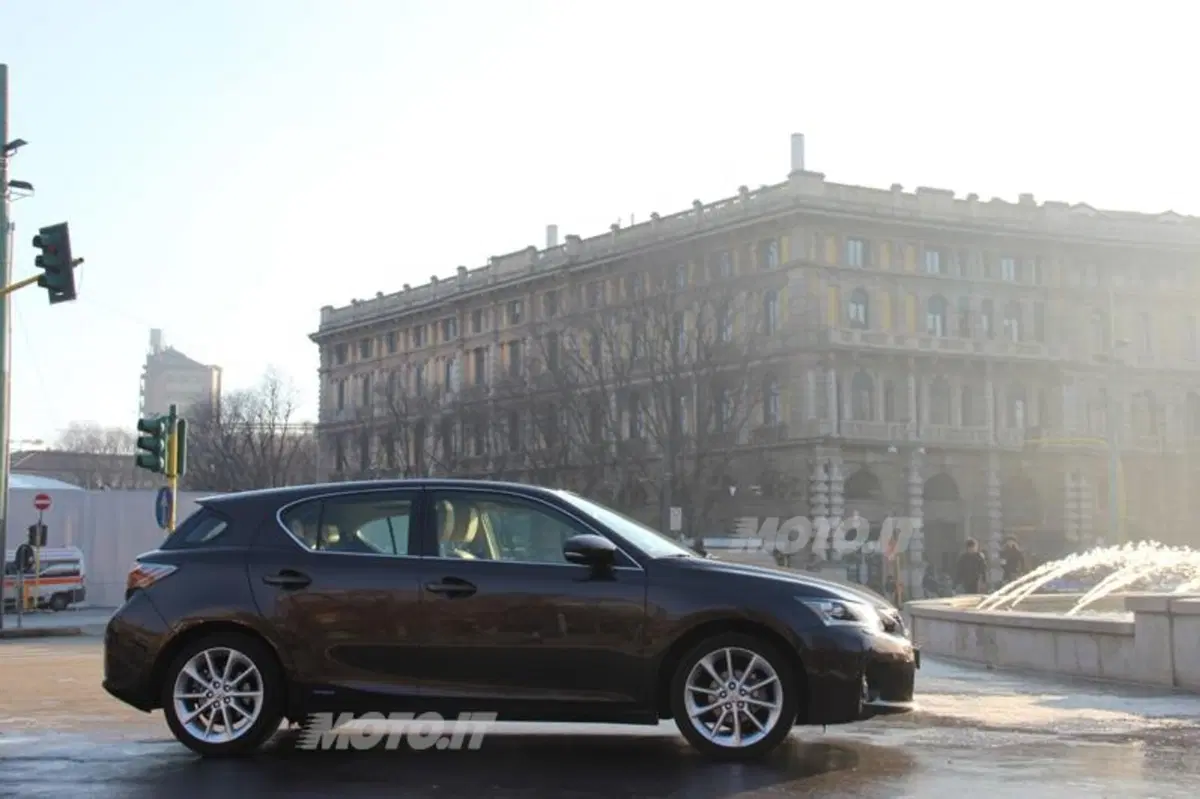 Lexus CT 200h (19)