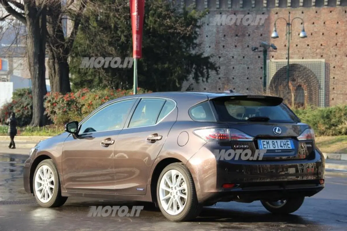 Lexus CT 200h (20)