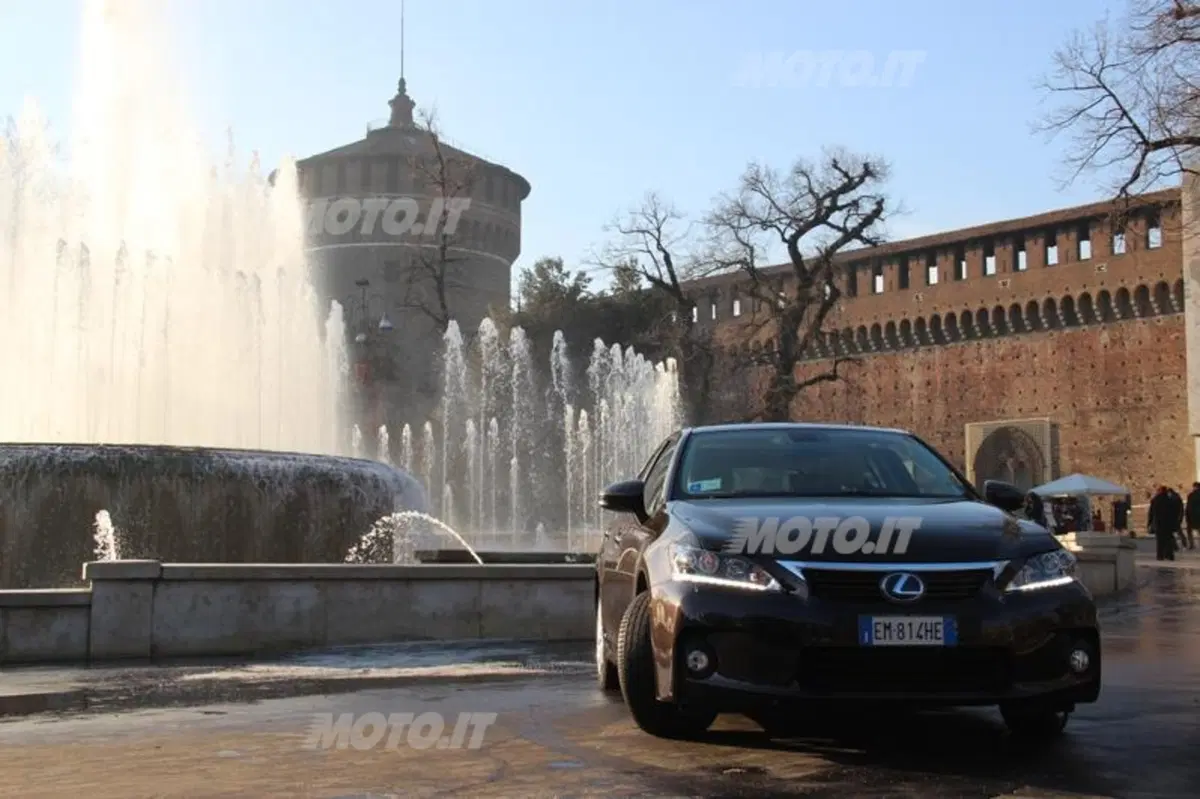 Lexus CT 200h (21)