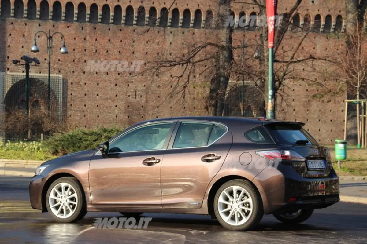 Lexus CT 200h (23)