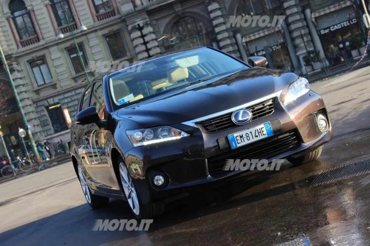 Lexus CT 200h (24)