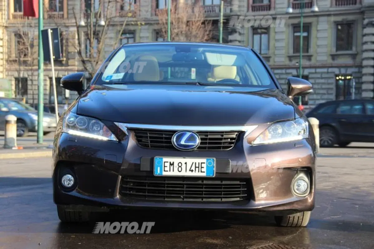 Lexus CT 200h (25)