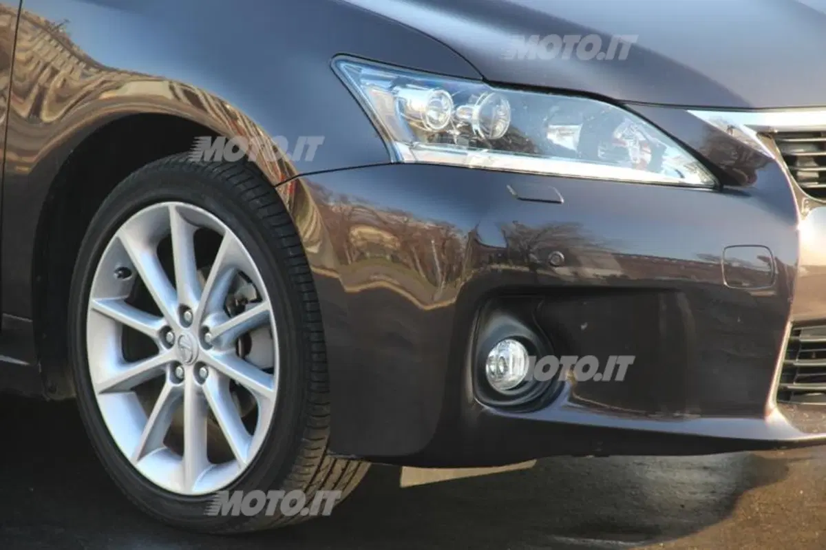 Lexus CT 200h (32)