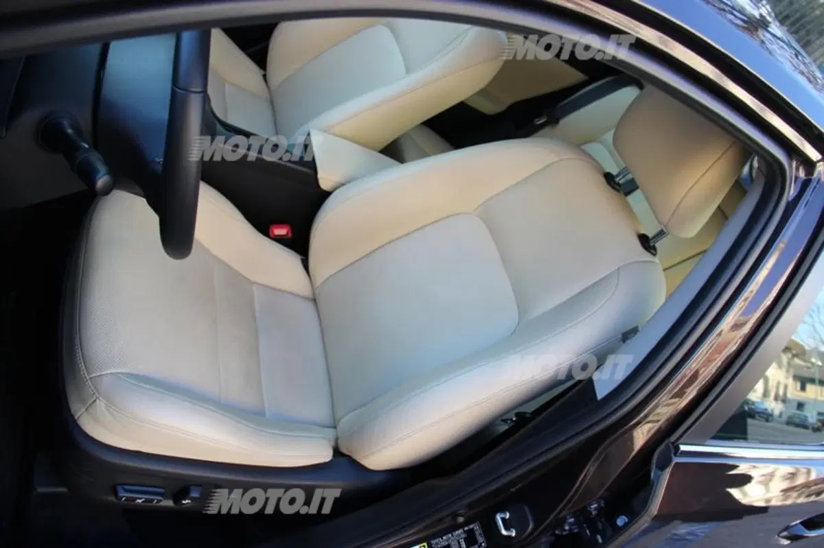 Lexus CT 200h (36)