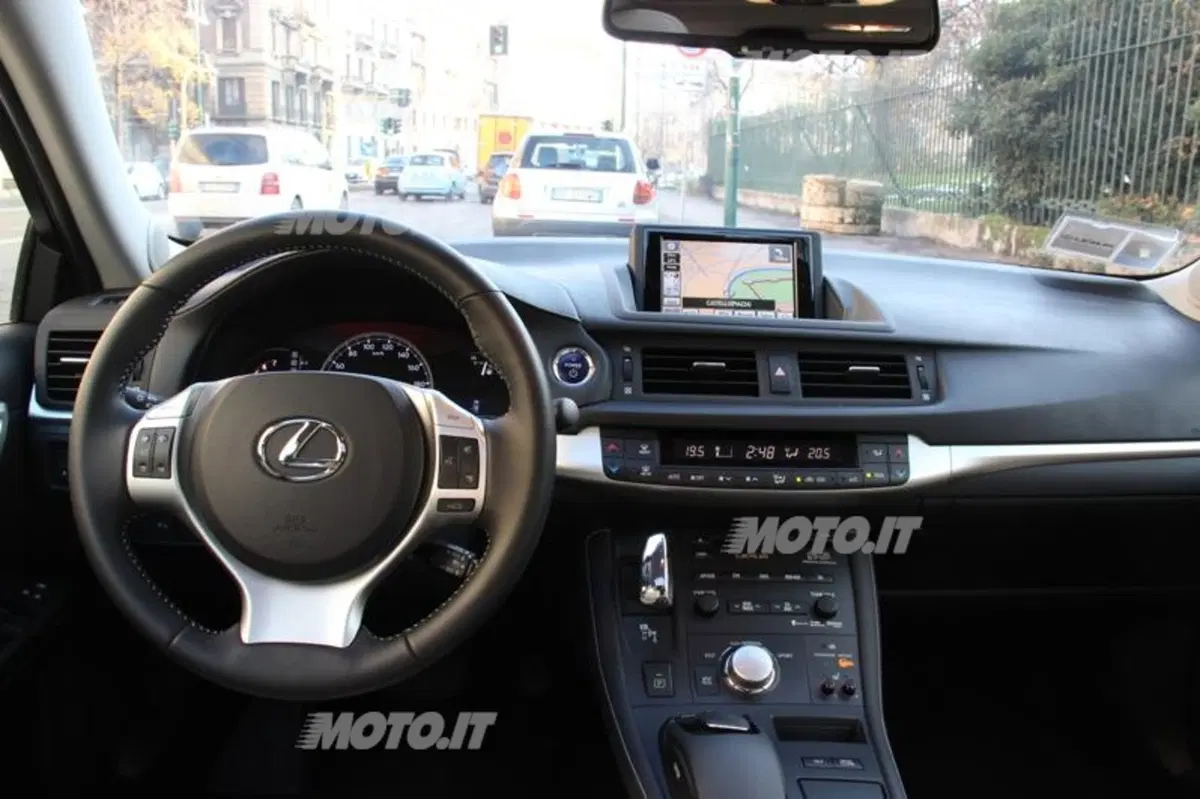 Lexus CT 200h (37)
