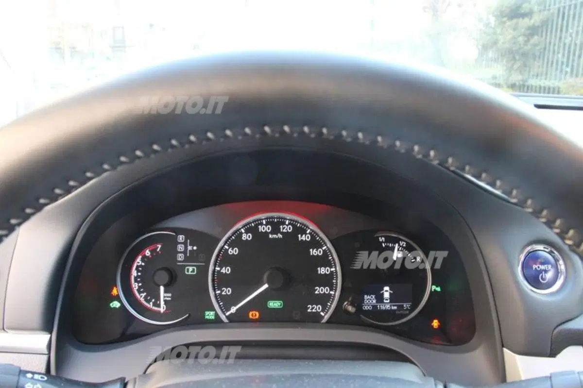Lexus CT 200h (45)