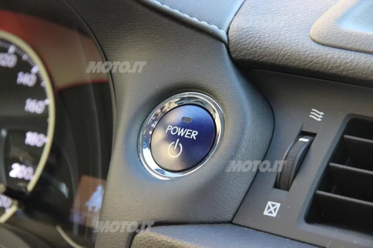 Lexus CT 200h (49)