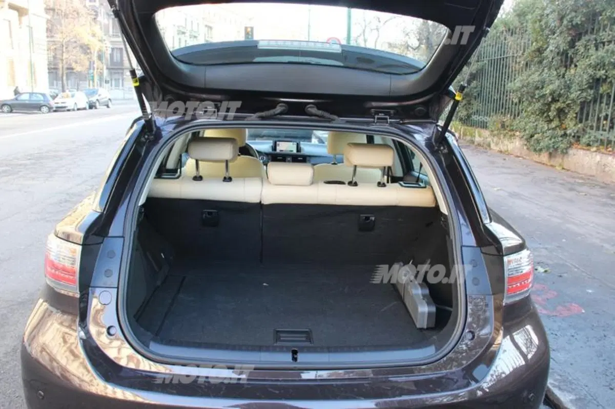 Lexus CT 200h (55)