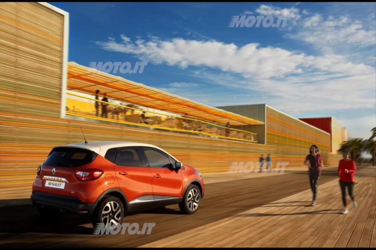 Renault Captur: prime immagini ufficiali (4)
