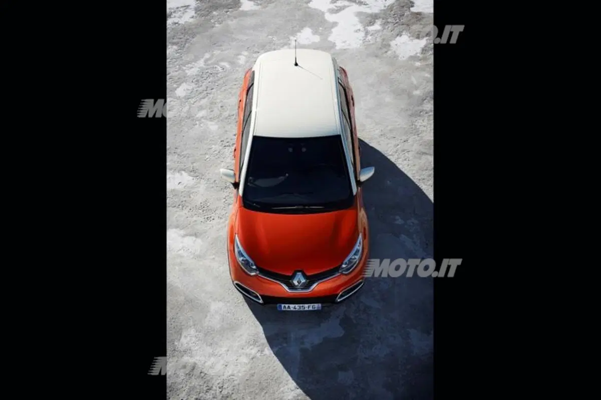 Renault Captur: prime immagini ufficiali (8)