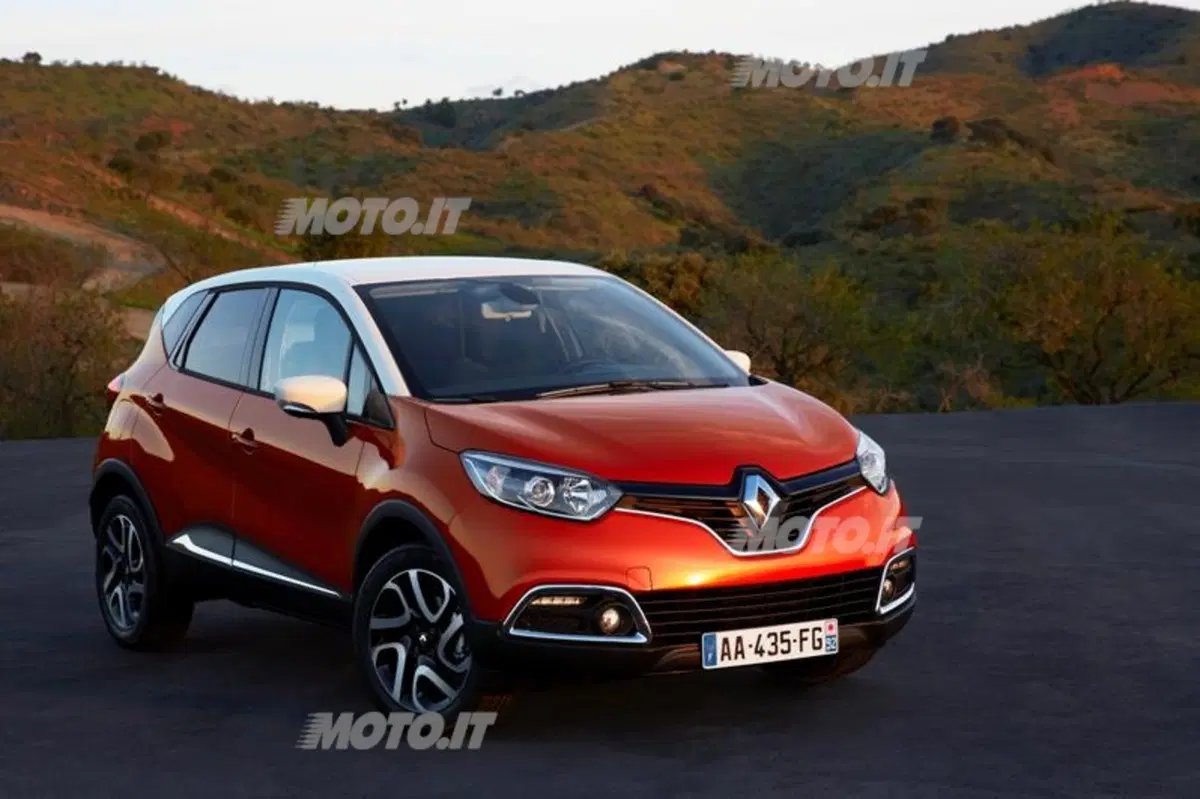 Renault Captur: prime immagini ufficiali (10)