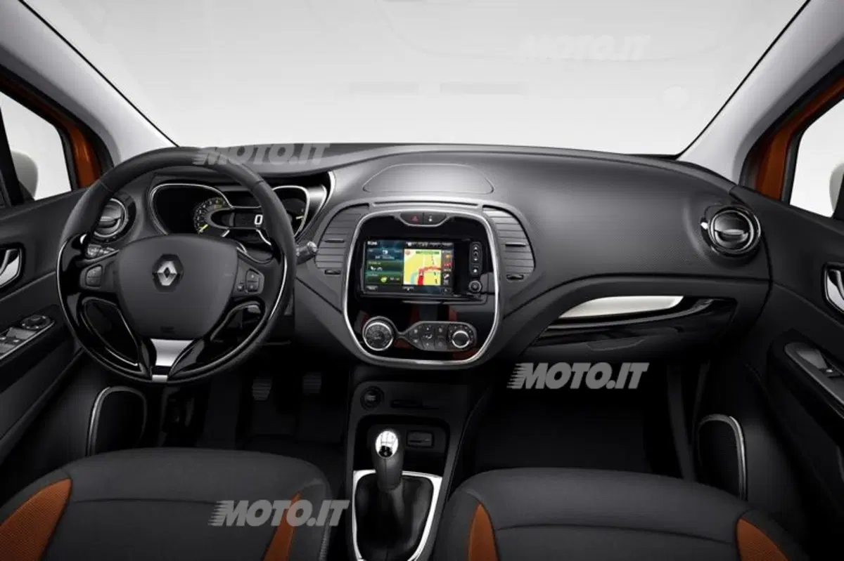 Renault Captur: prime immagini ufficiali (17)