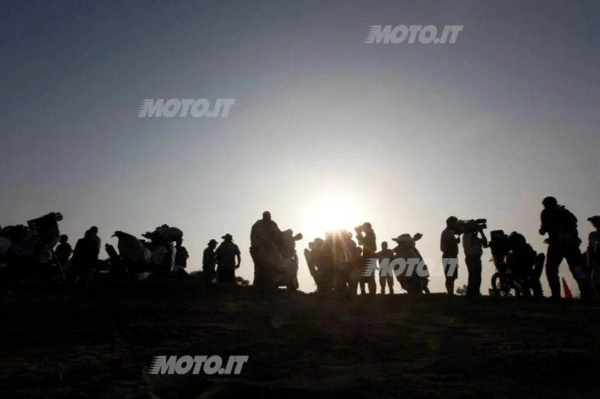 Dakar 2013, Giornata di Riposo. Fanno finta di dormire… (2)