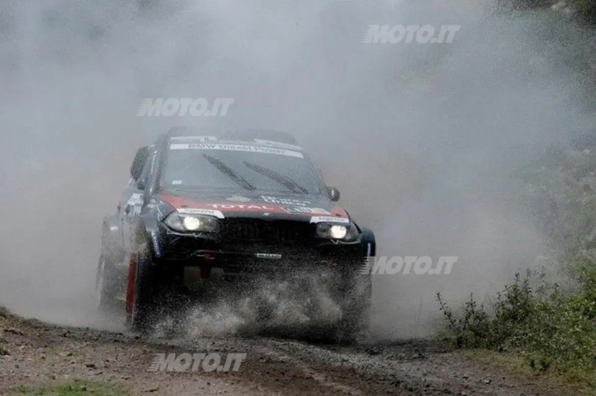 Dakar 2013 tappa 9. Vince Joan Roma, stop di Al-Attiya. Stephane Peterhansel (Mini) ormai solo e irraggiungibile al comando (3)