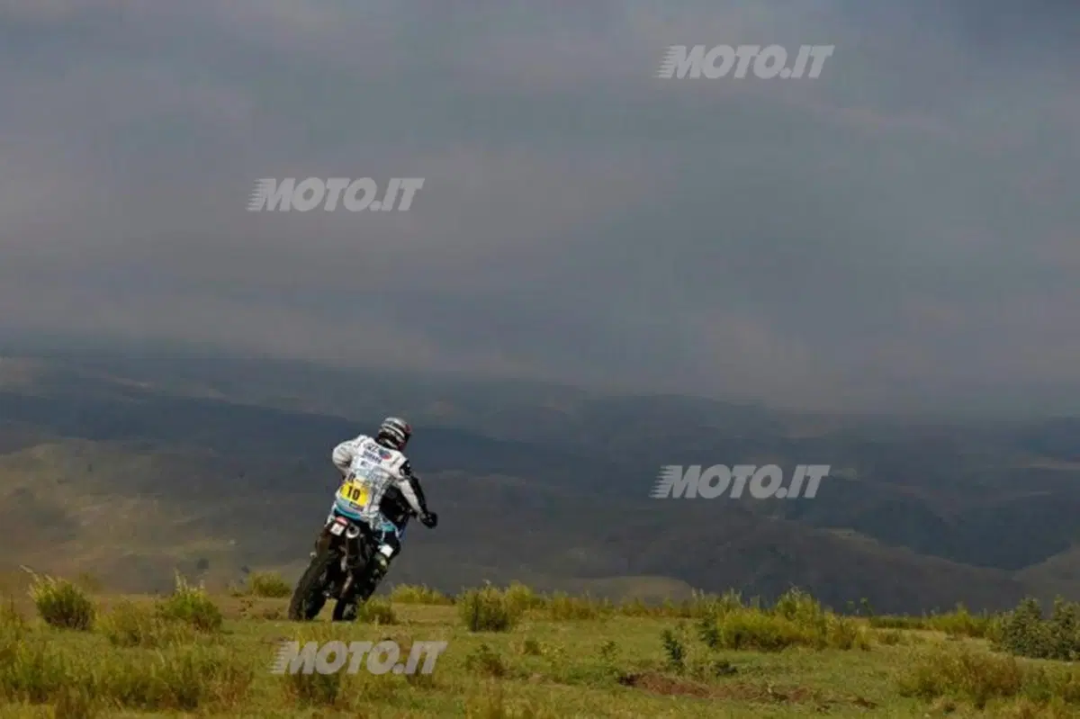 Dakar 2013 tappa 9. Vince Joan Roma, stop di Al-Attiya. Stephane Peterhansel (Mini) ormai solo e irraggiungibile al comando (8)