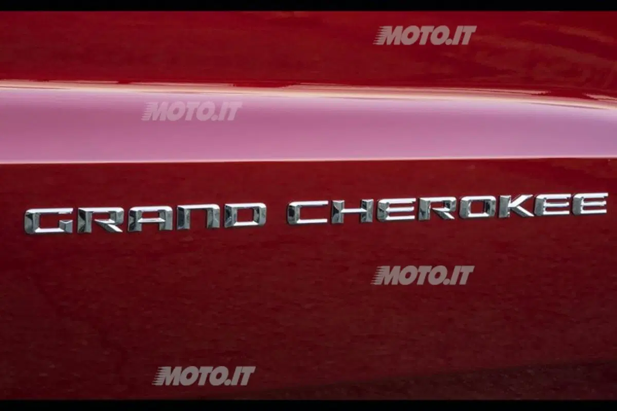 Jeep Grand Cherokee restyling: arriva il cambio a 8 marce (31)