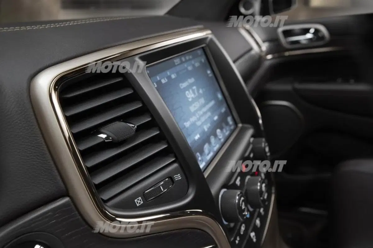 Jeep Grand Cherokee restyling: arriva il cambio a 8 marce (39)