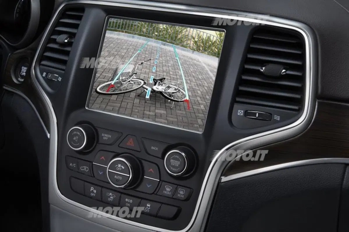 Jeep Grand Cherokee restyling: arriva il cambio a 8 marce (41)