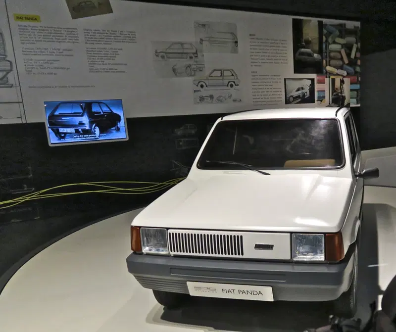 Fiat Panda, l'ultima utilitaria italiana della vecchia scuola.  Giorgetto inizi&ograve; a lavorare con Giacosa e ne ha chiuso il ciclo egregiamente