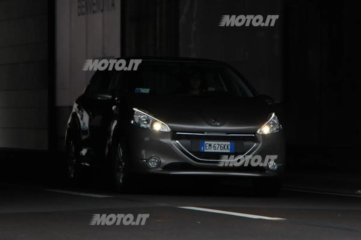Peugeot 208 1.2 VTi (13)